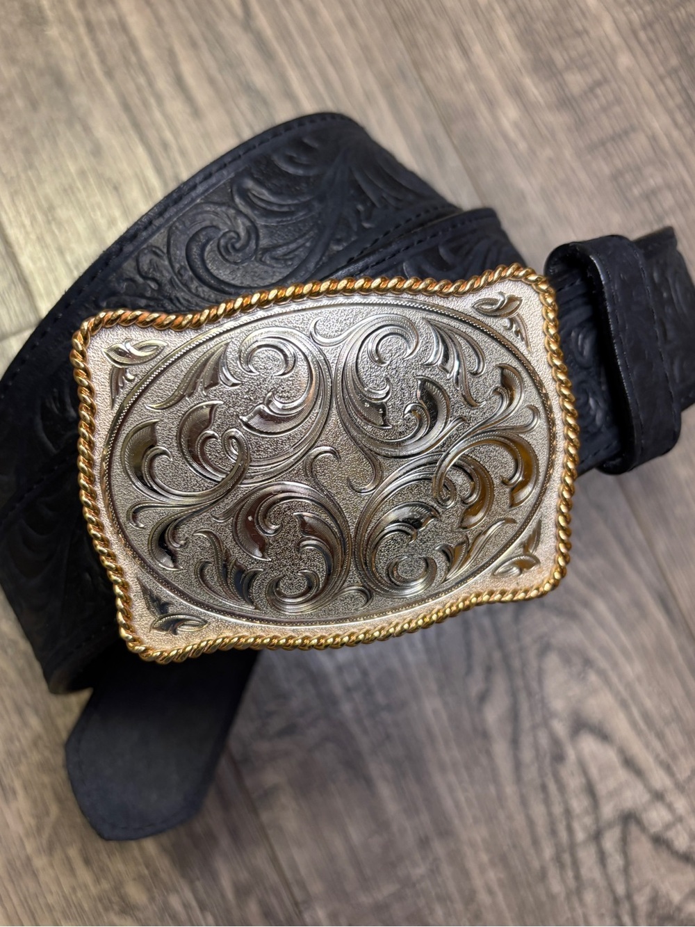 Montana Silversmith Buckle 2 Tone Fancy Filigree with Black Leather Belt Sz 42
